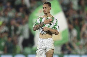 曼联坚持要4000万镑!英媒:安东尼敦促曼联卖他去贝蒂斯